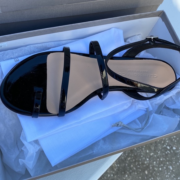 Black flat sandals! - Picture 2 of 4